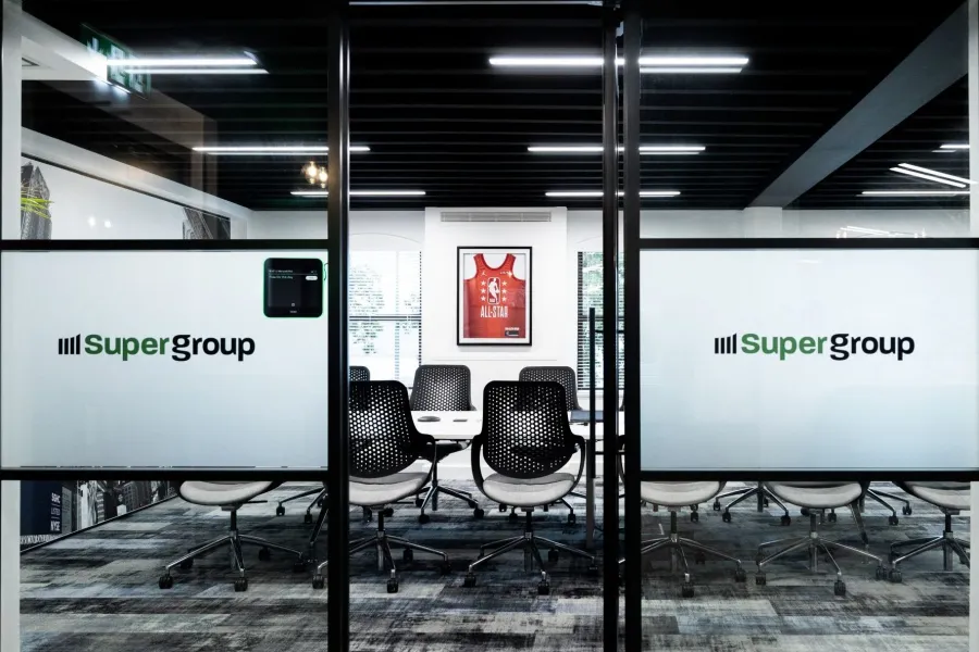 Oficinas de Super Group, en una imagen corporativa vinculada a su expansión en África y Nigeria