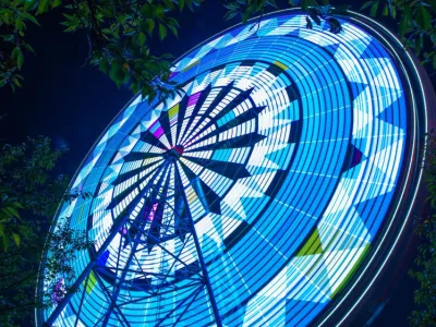 Ruleta europea vs. ruleta americana: diferencias clave en reglas, mesa y ventaja de la casa