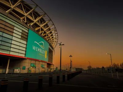 Entain pide al regulador del fútbol inglés frenar los patrocinios de juego sin licencia británica