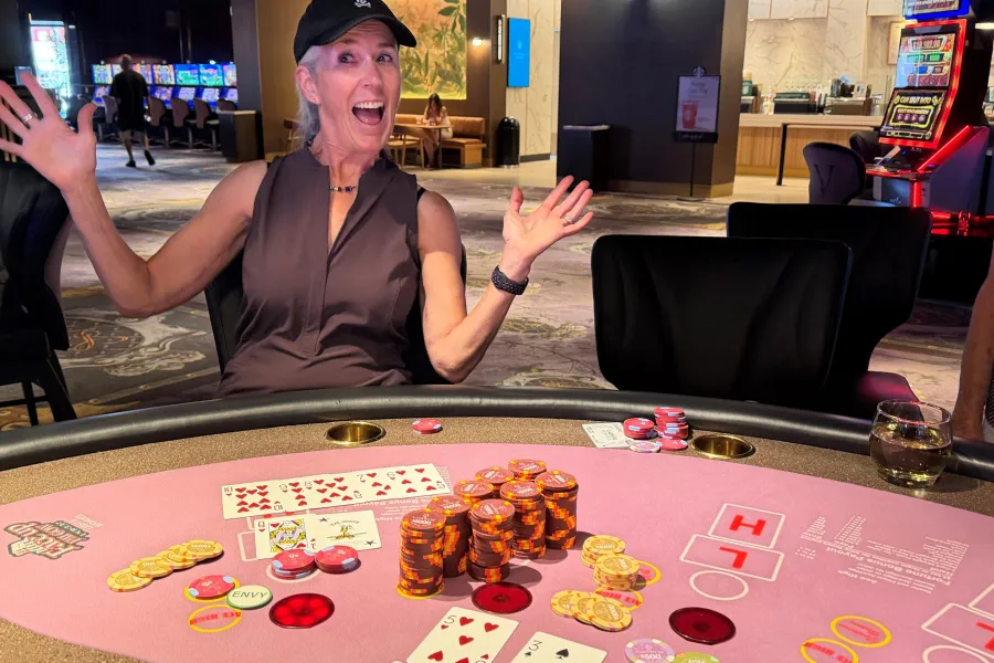 Ganadora del jackpot de pai gow en el Vanderpump Hotel de Las Vegas