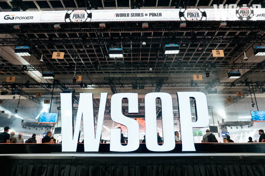 Escenario principal de las World Series of Poker en Las Vegas, imagen utilizada para ilustrar el debate sobre la liquidez internacional en el póker online de Ontario