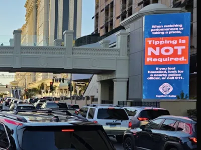 Las Vegas refuerza avisos en el Strip: las propinas a artistas callejeros no son obligatorias